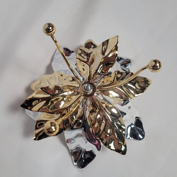 Dept 56 Metal Poinsetta Votive Candle Holder Silver & Gold w/Box - Picture 6 of 11